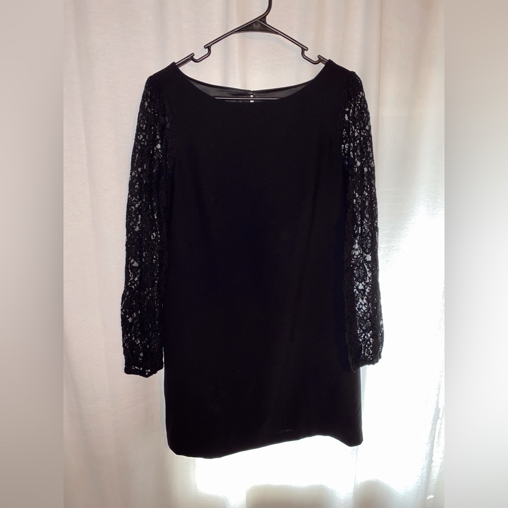 Women's White House Black Market Lace Sleeve Shift Dress Size 8 - Picture 2 of 4